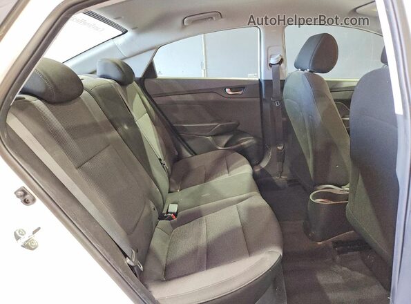 3KPC24A68ME152459 2021 HYUNDAI ACCENT White Widok tylnych siedzeń