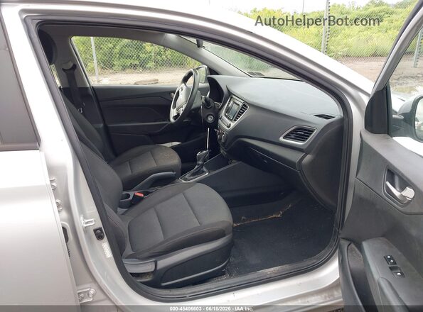 3KPC24A69LE125835 2020 HYUNDAI ACCENT Silver Սալոնի դիմացի տեսք