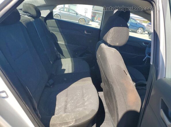 3KPC24A69ME138070 2021 HYUNDAI ACCENT Silver უკანა სავარძლების ხედი