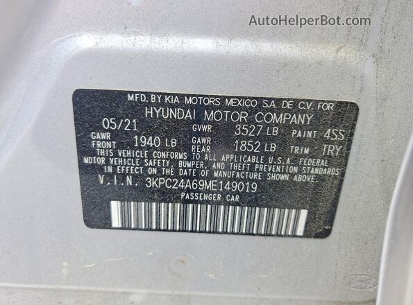 3KPC24A69ME149019 2021 HYUNDAI ACCENT Silver Vista del compartimento del motor