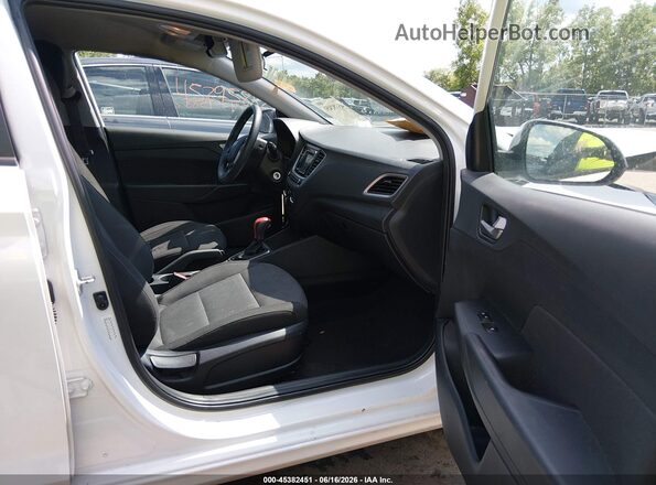 3KPC24A6XME153113 2021 HYUNDAI ACCENT White Вид салону спереду