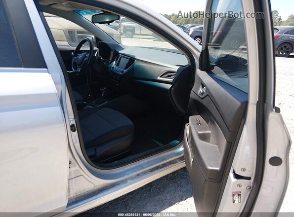 3KPC34A38KE053401 2019 HYUNDAI ACCENT Silver Widok wnętrza z przodu