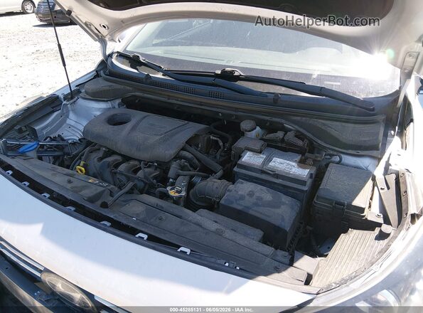3KPC34A38KE053401 2019 HYUNDAI ACCENT Silver Widok z tyłu