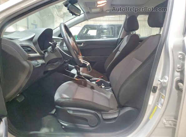 3KPC34A64NE172321 2022 HYUNDAI ACCENT Silver Front interior view