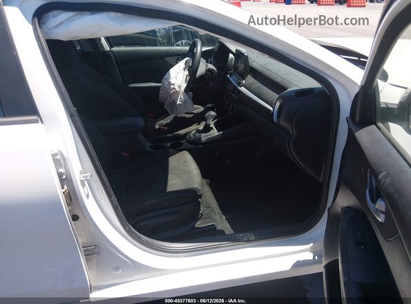 3KPF24AD0LE204936 2020 KIA FORTE White Вид салону спереду