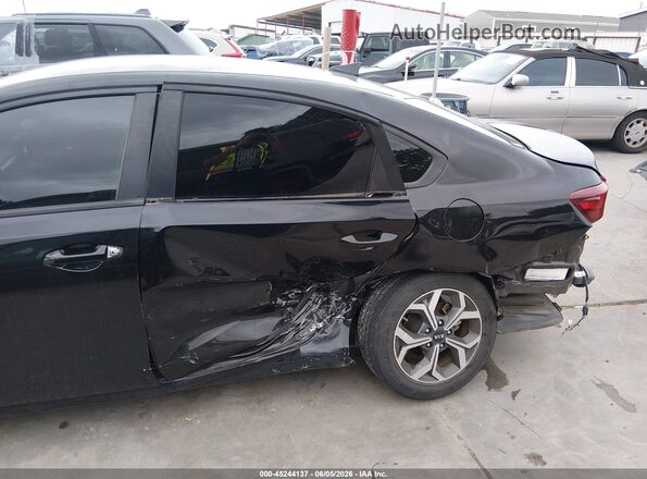 3KPF24AD0ME309381 2021 KIA FORTE Black Widok z przodu