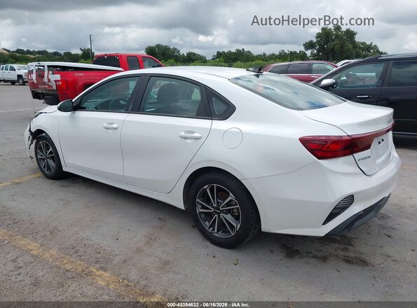3KPF24AD0NE488572 2022 KIA FORTE White Trasero izquierdo