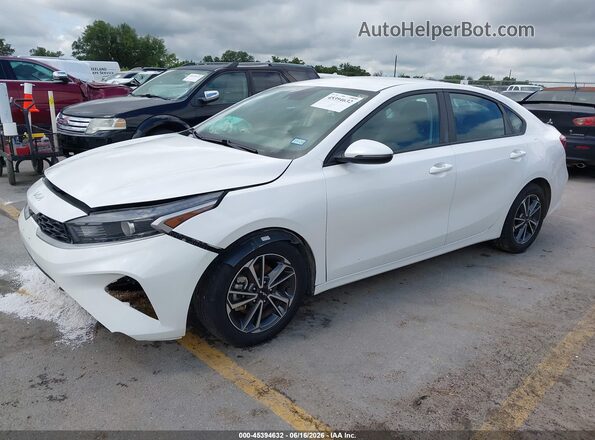 3KPF24AD0NE488572 2022 KIA FORTE White Vista tres cuartos delantera izquierda
