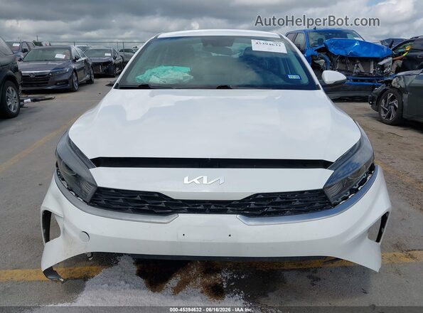 3KPF24AD0NE488572 2022 KIA FORTE White Vista interior trasera