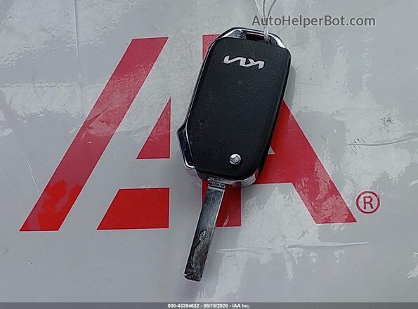 3KPF24AD0NE488572 2022 KIA FORTE White Vista del salpicadero
