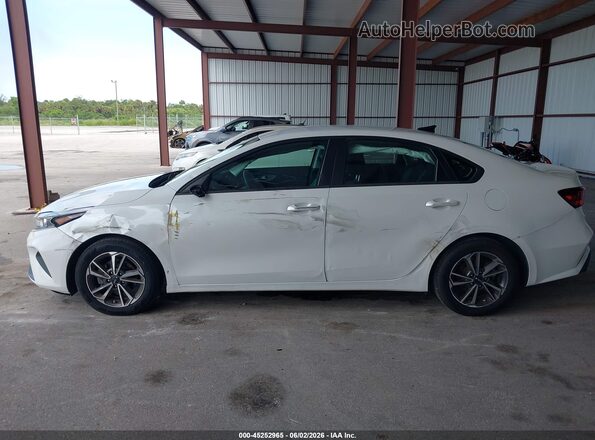 3KPF24AD0PE515112 2023 KIA FORTE White 