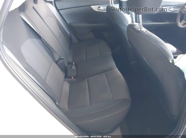 3KPF24AD0PE515112 2023 KIA FORTE White 