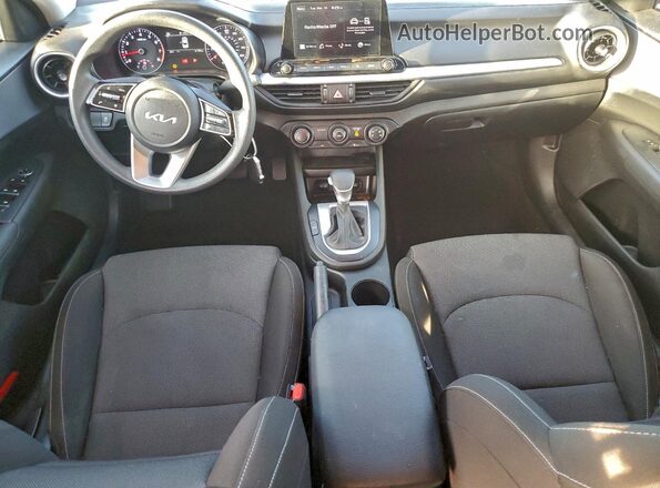 3KPF24AD0PE559885 2023 KIA FORTE White Вид панелі приладів