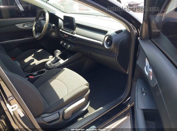 3KPF24AD0PE570661 2023 KIA FORTE Black Widok wnętrza z przodu