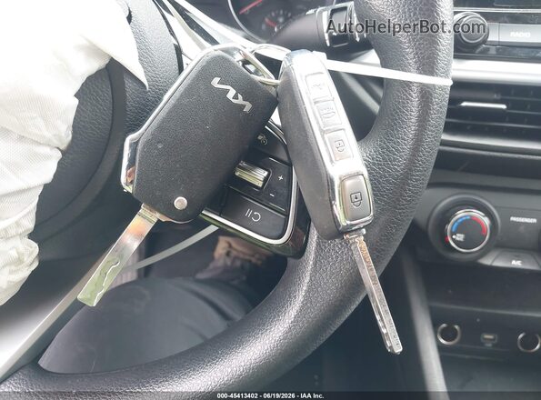 3KPF24AD0PE592935 2023 KIA FORTE Red Вид панелі приладів