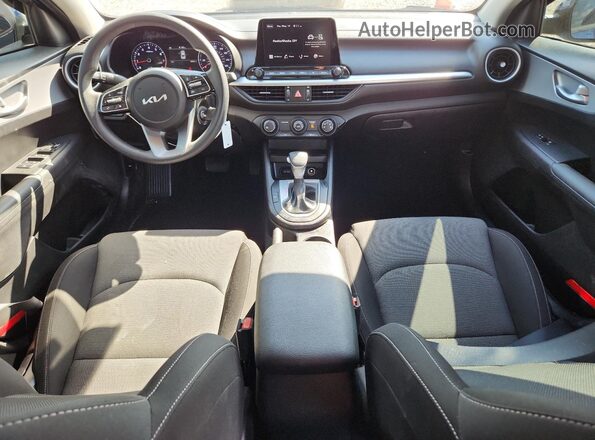 3KPF24AD0PE638389 2023 KIA FORTE Blue Вид панелі приладів