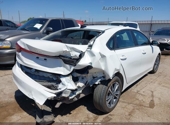 3KPF24AD0PE647478 2023 KIA FORTE White Trasero derecho
