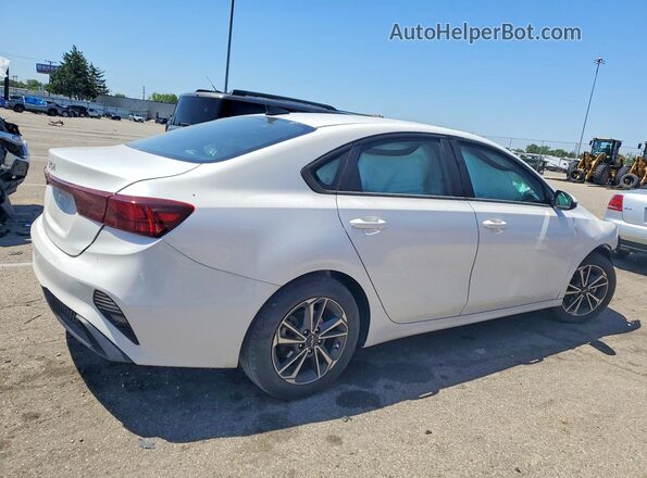 3KPF24AD0PE675460 2023 KIA FORTE White 