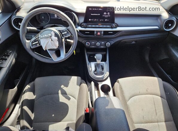 3KPF24AD0RE740326 2024 KIA FORTE Silver Dashboard view