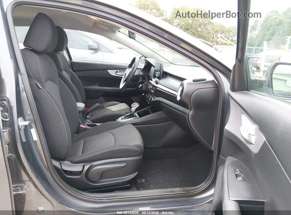 3KPF24AD0RE754209 2024 KIA FORTE Gray Вид салону спереду