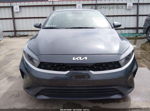 3KPF24AD0RE754209 2024 KIA FORTE Gray Вид задньої частини салону