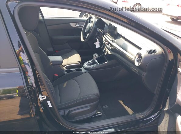 3KPF24AD0RE773181 2024 KIA FORTE Black წინა სალონის ხედი
