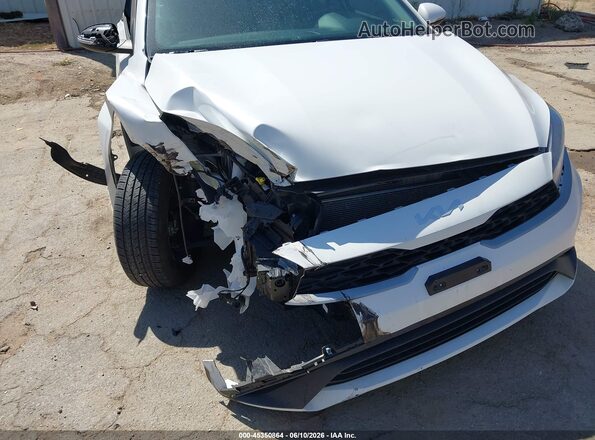 3KPF24AD0RE779529 2024 KIA FORTE White Widok z przodu