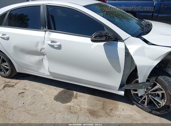 3KPF24AD0RE779529 2024 KIA FORTE White 