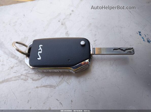 3KPF24AD0RE779529 2024 KIA FORTE White Widok deski rozdzielczej