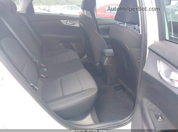 3KPF24AD0RE793348 2024 KIA FORTE White Вид наклейки з VIN-кодом