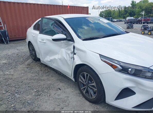 3KPF24AD0RE793348 2024 KIA FORTE White Вид спереду