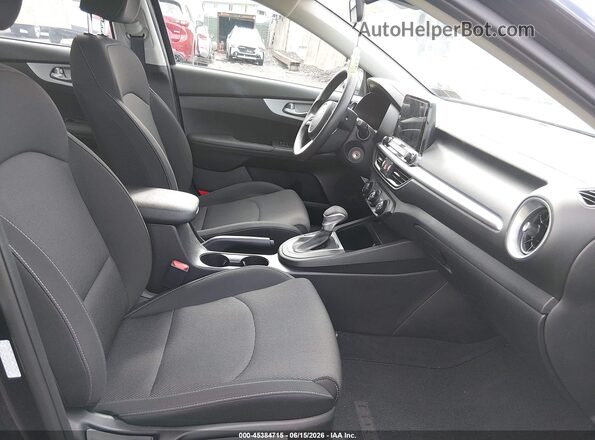 3KPF24AD0RE805045 2024 KIA FORTE Black Вид салону спереду