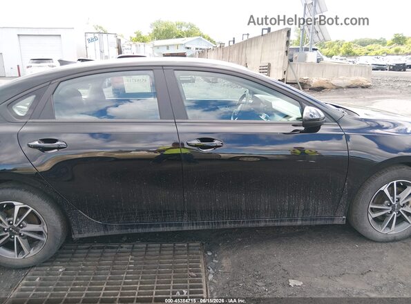 3KPF24AD0RE805045 2024 KIA FORTE Black Вид задньої частини салону