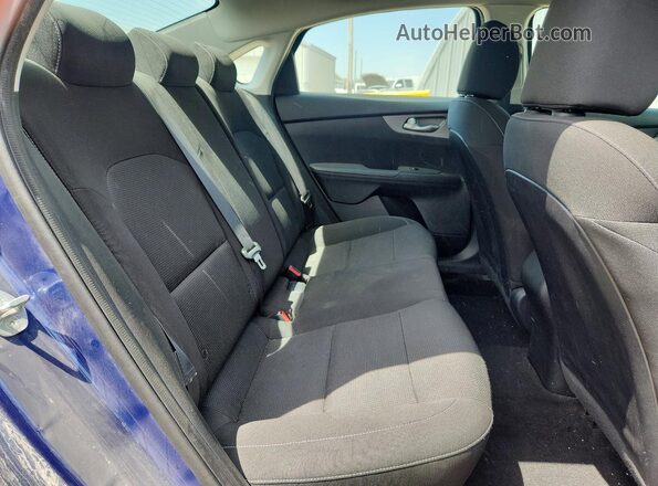 3KPF24AD1KE075670 2019 KIA FORTE Blue უკანა სავარძლების ხედი