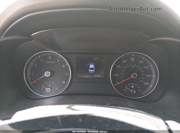 3KPF24AD1KE134913 2019 KIA FORTE White Հետևի նստատեղերի տեսք