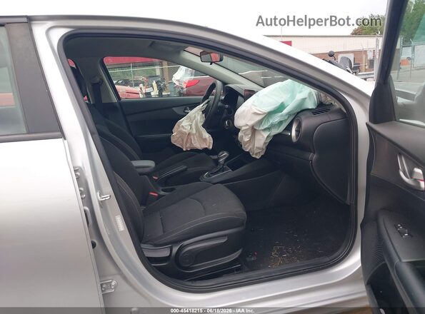 3KPF24AD1LE194823 2020 KIA FORTE Silver Widok wnętrza z przodu