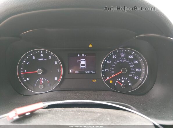 3KPF24AD1LE214357 2020 KIA FORTE White Հետևի նստատեղերի տեսք