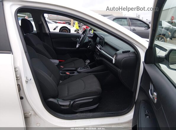 3KPF24AD1LE214357 2020 KIA FORTE White Սալոնի դիմացի տեսք