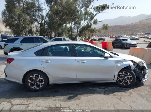 3KPF24AD1ME286080 2021 KIA FORTE Silver უკანა სალონის ხედი