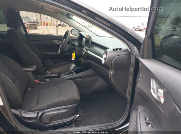 3KPF24AD1ME308773 2021 KIA FORTE Black Front interior view