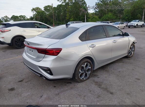 3KPF24AD1ME344849 2021 KIA FORTE Серебряный Задняя правая четверть