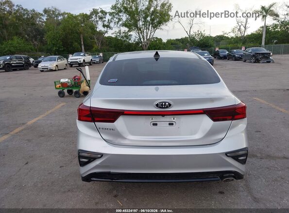 3KPF24AD1ME344849 2021 KIA FORTE Серебряный 