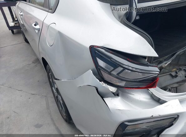 3KPF24AD1ME349081 2021 KIA FORTE Silver Widok z przodu
