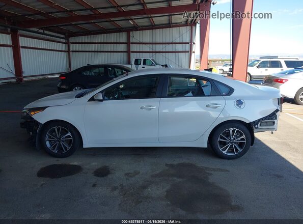3KPF24AD1NE425366 2022 KIA FORTE White 