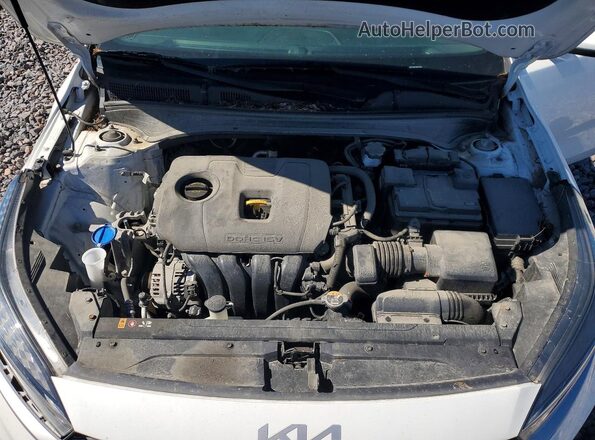 3KPF24AD1NE427652 2022 KIA FORTE Белый Вид задней части салона