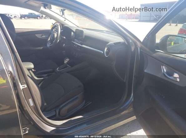 3KPF24AD1NE477967 2022 KIA FORTE Gray Vista interior delantera