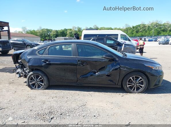 3KPF24AD1PE545302 2023 KIA FORTE Черный Вид задней части салона
