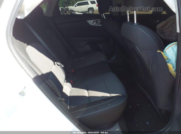 3KPF24AD1PE551052 2023 KIA FORTE White Widok naklejki z numerem VIN