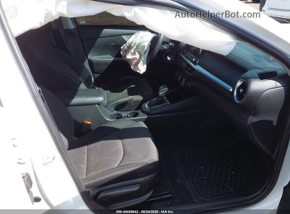 3KPF24AD1PE551052 2023 KIA FORTE White Widok wnętrza z przodu