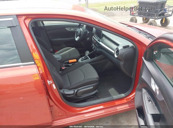 3KPF24AD1PE552248 2023 KIA FORTE Orange წინა სალონის ხედი